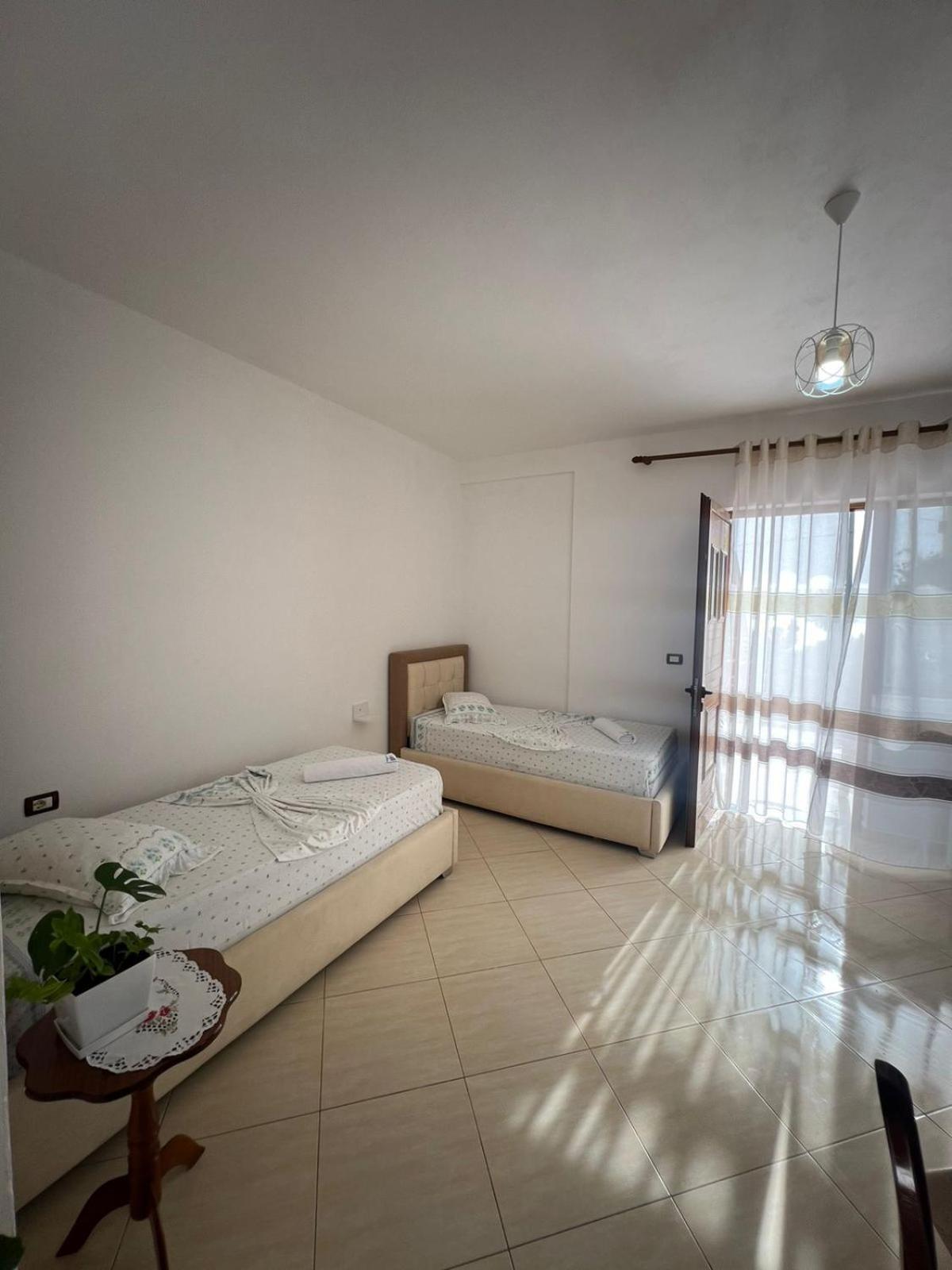 Teo Apartment Sarandë Exteriör bild