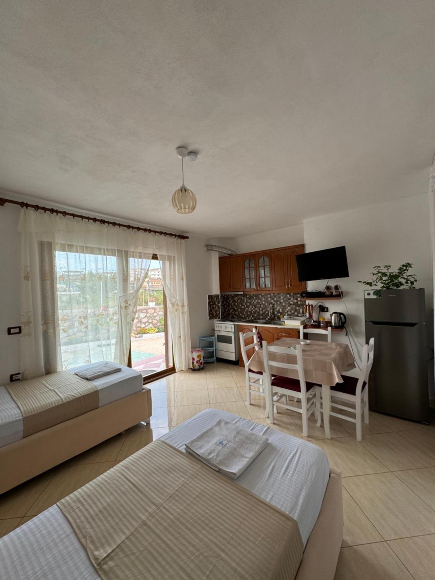 Teo Apartment Sarandë Exteriör bild