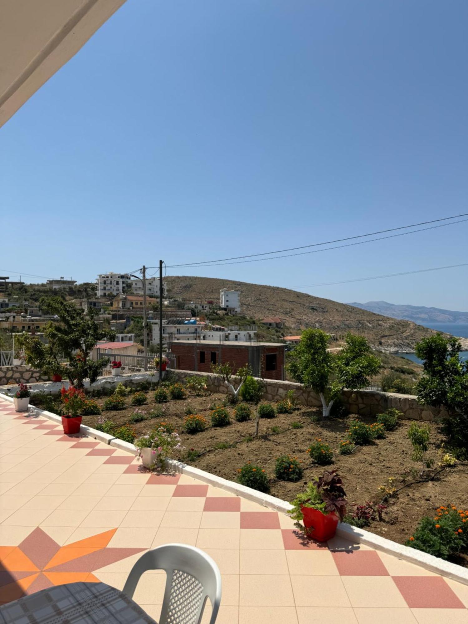 Teo Apartment Sarandë Exteriör bild