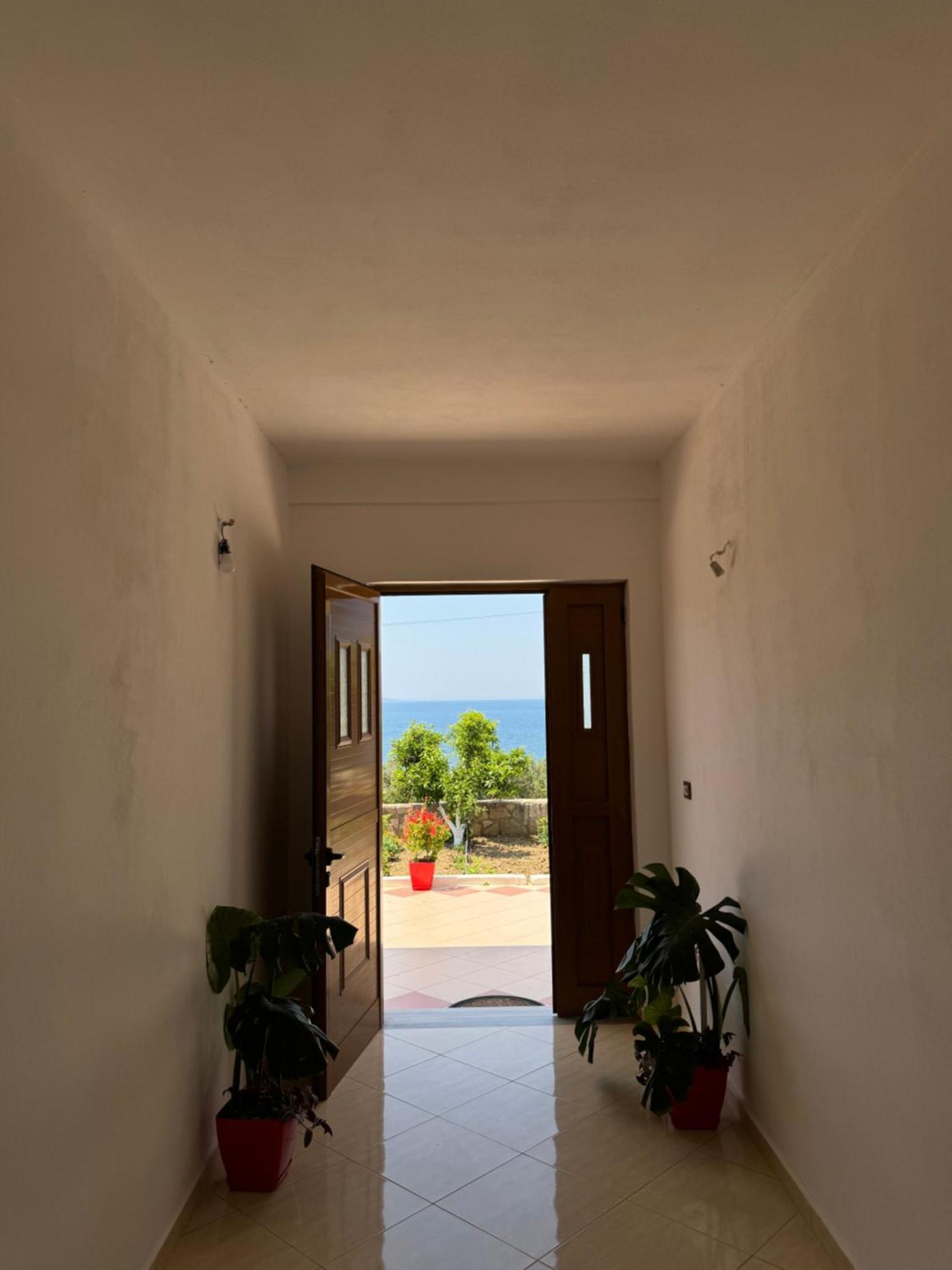 Teo Apartment Sarandë Exteriör bild