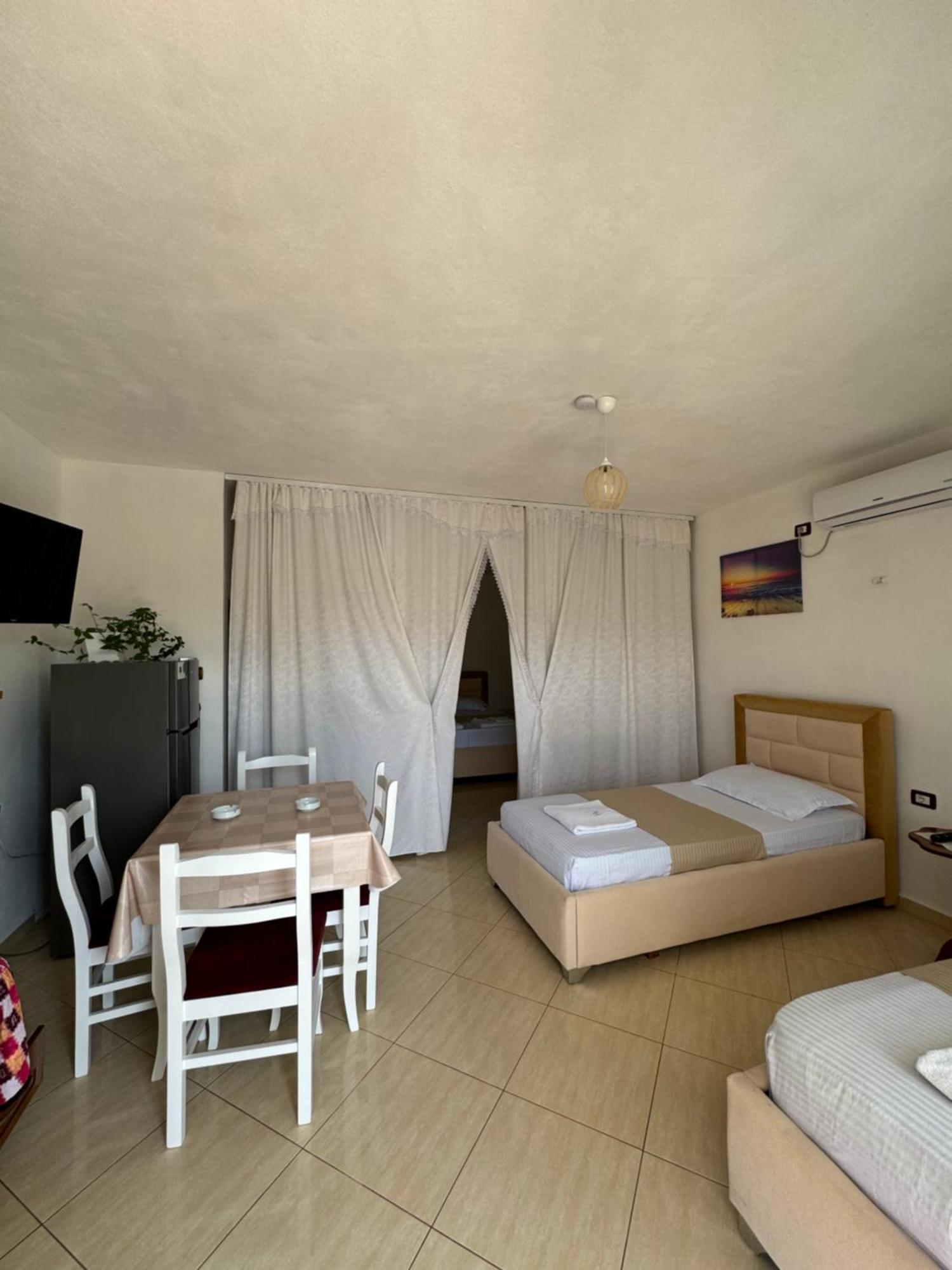 Teo Apartment Sarandë Exteriör bild