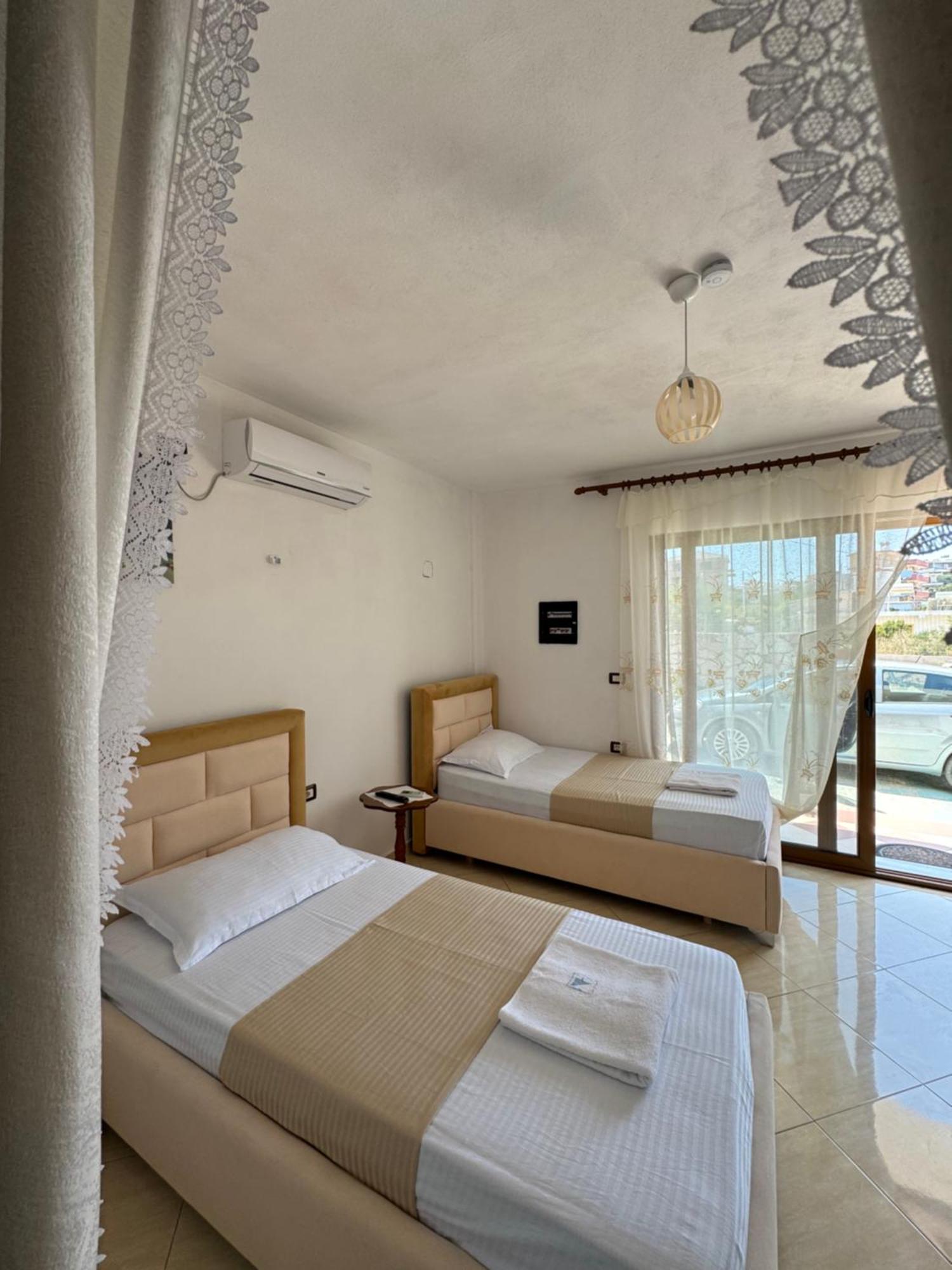 Teo Apartment Sarandë Exteriör bild