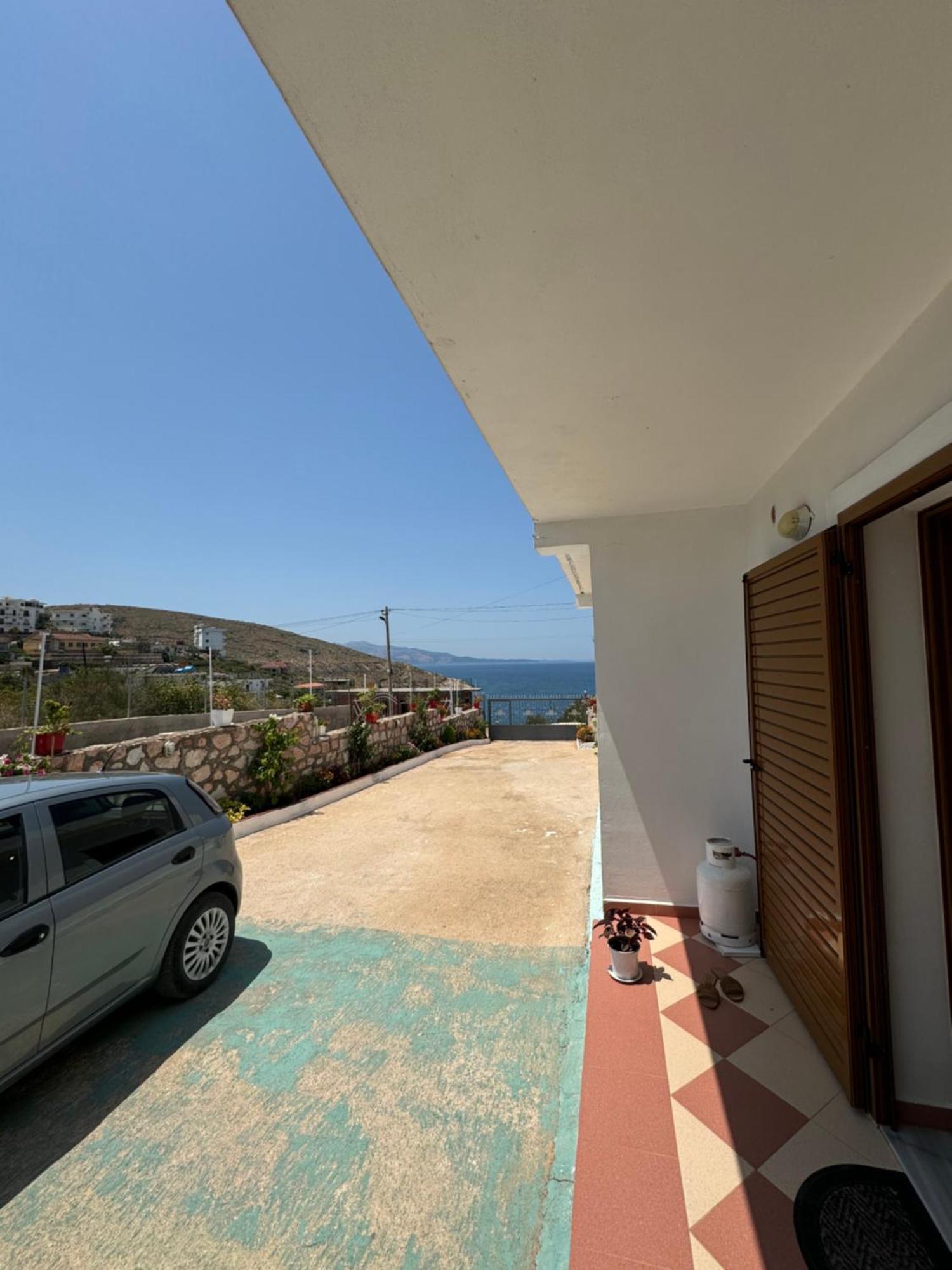 Teo Apartment Sarandë Exteriör bild