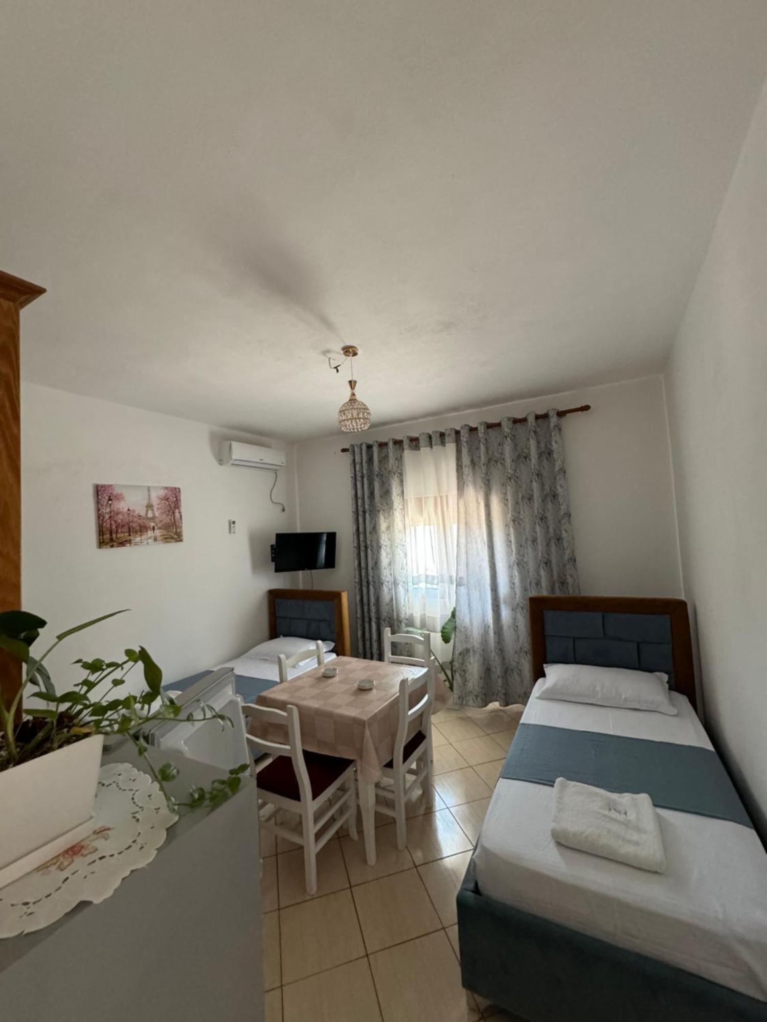 Teo Apartment Sarandë Exteriör bild