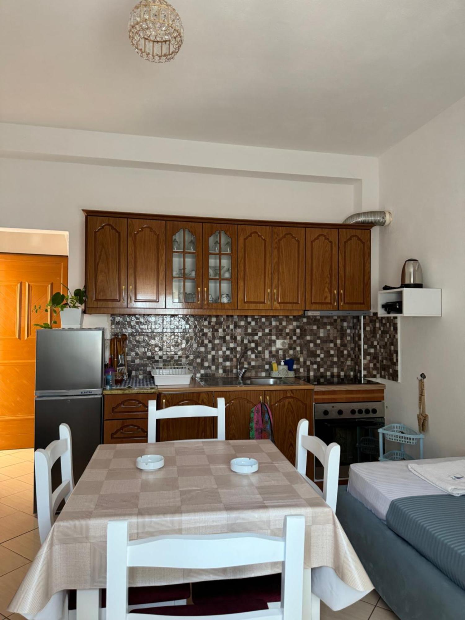 Teo Apartment Sarandë Exteriör bild