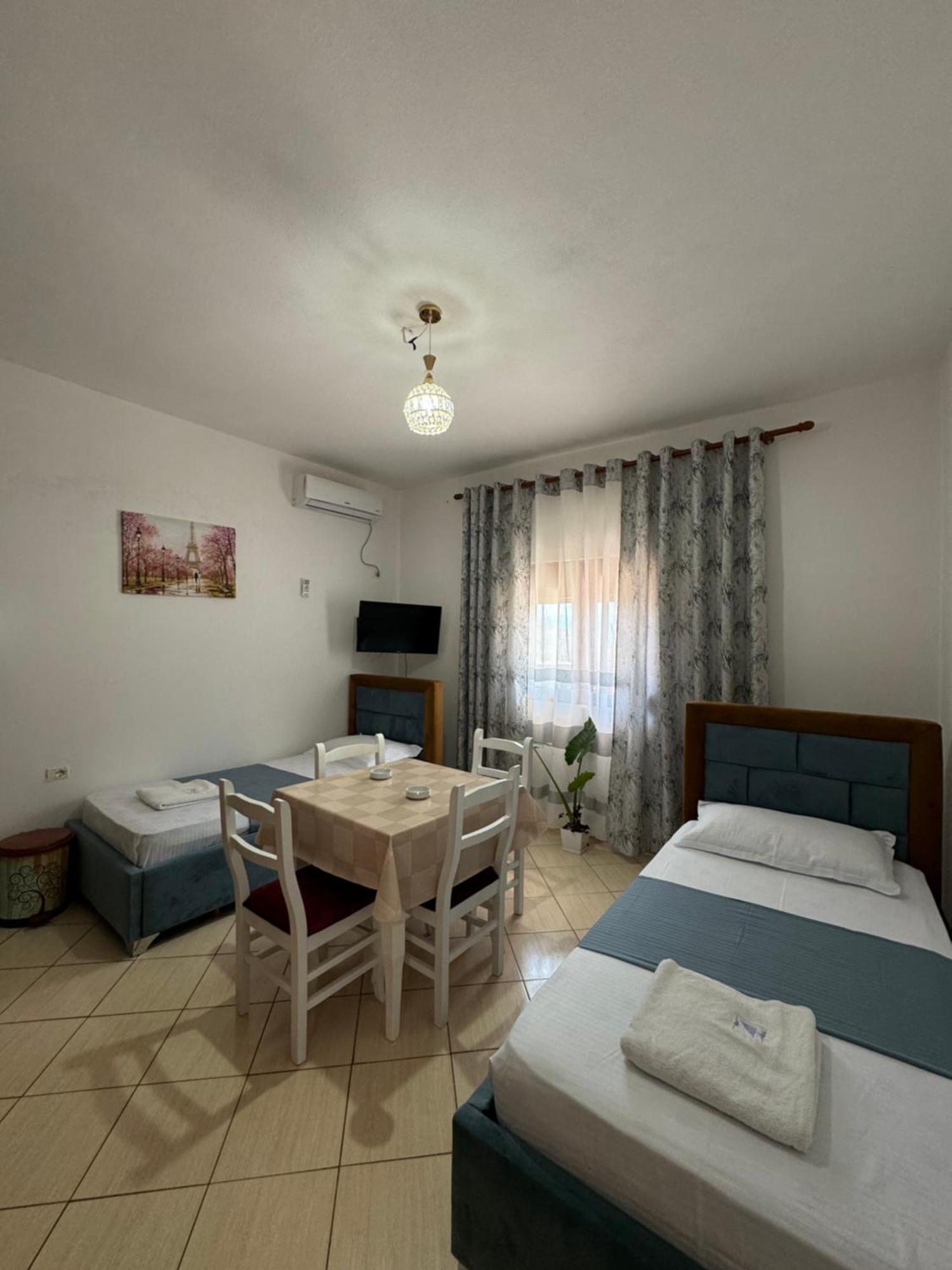 Teo Apartment Sarandë Exteriör bild
