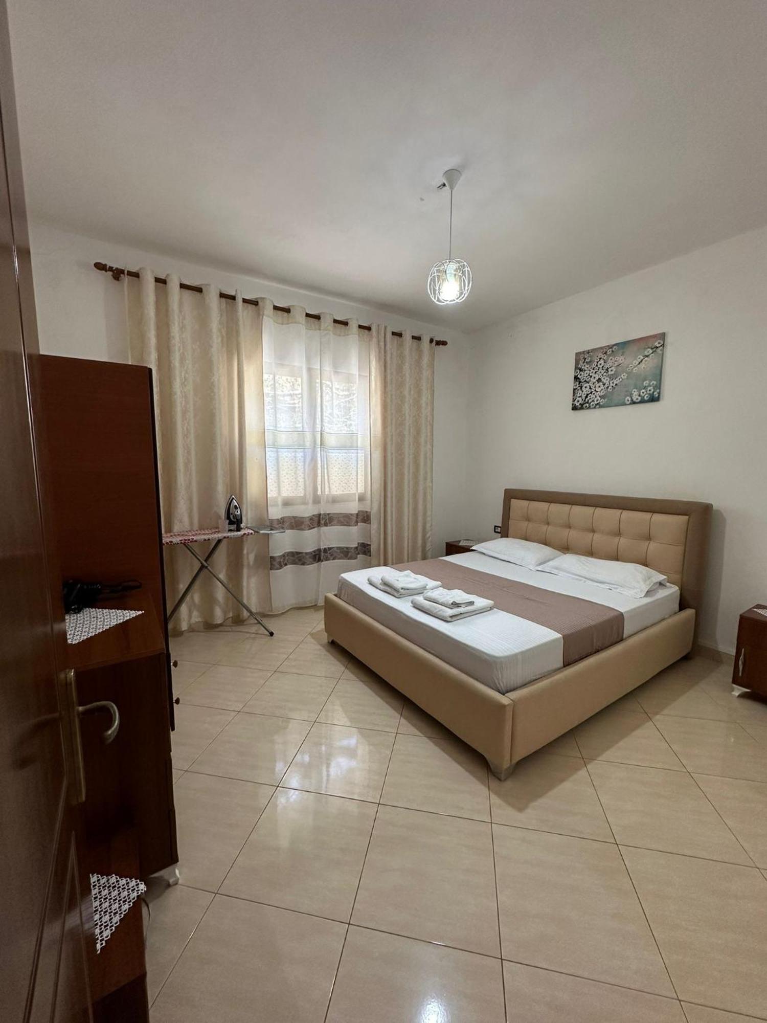 Teo Apartment Sarandë Exteriör bild