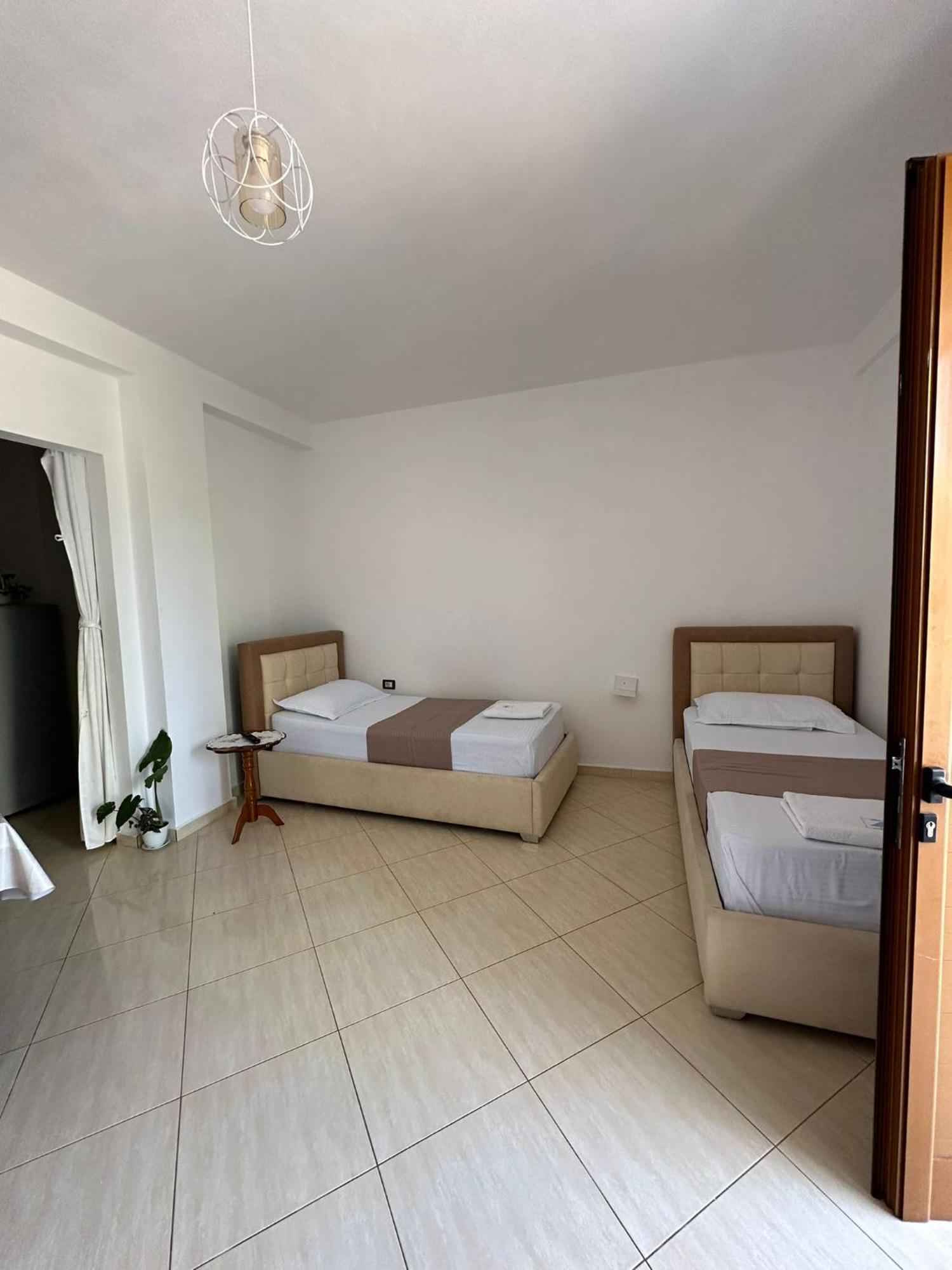 Teo Apartment Sarandë Exteriör bild