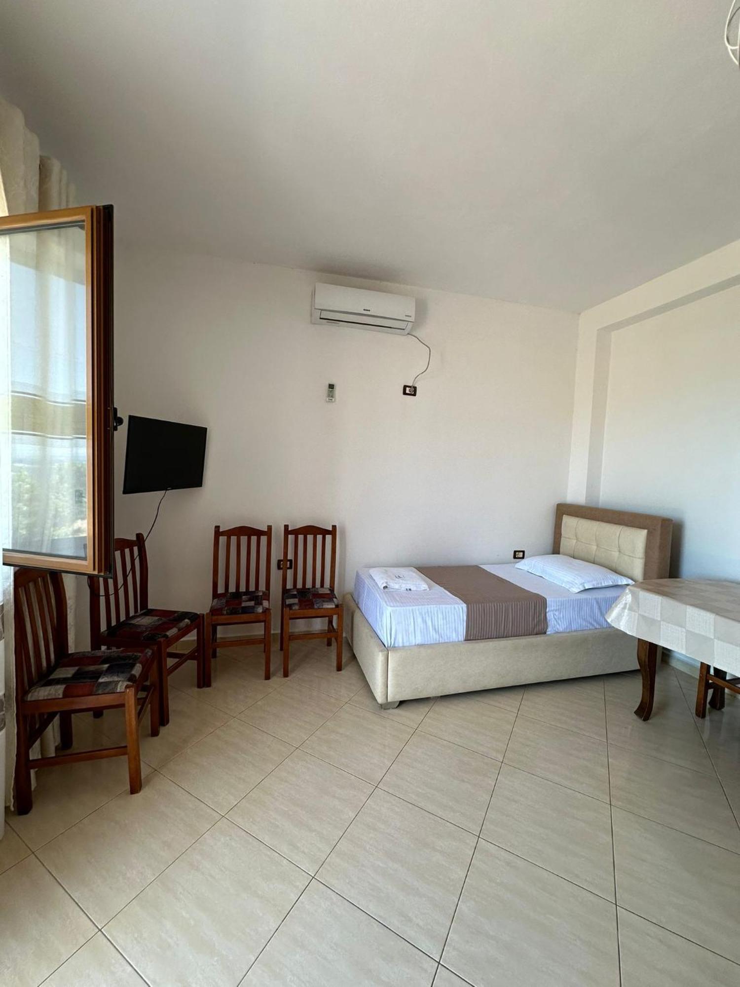 Teo Apartment Sarandë Exteriör bild