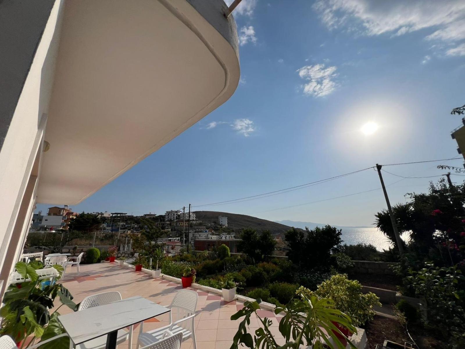 Teo Apartment Sarandë Exteriör bild
